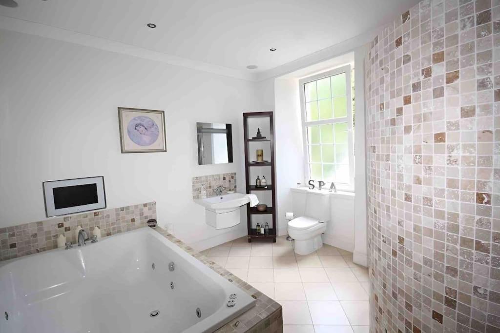 Island Seaview Villa With Swim Spa & Sauna Rothesay Exterior photo